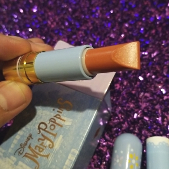 MRS BANKS Disney Mary Poppins x Besame DISCONTINUED Lipstick & Nail Set NWT - Picture 4 of 6